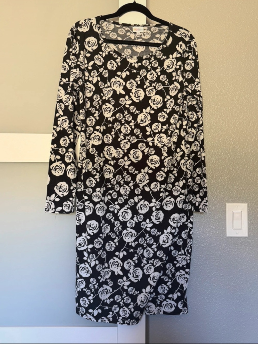 Lu La Roe Black & White Floral Long Sleeve Dress